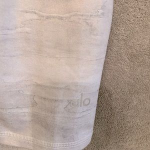 ALO 3/4 yoga pant size small